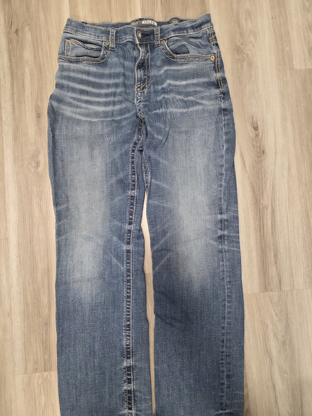 BKE Men's Light Blue Washed Relaxed Straight Jeans